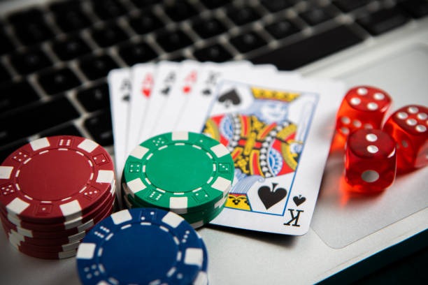 Mobile app showing Valorant match and live blackjack table side-by-side